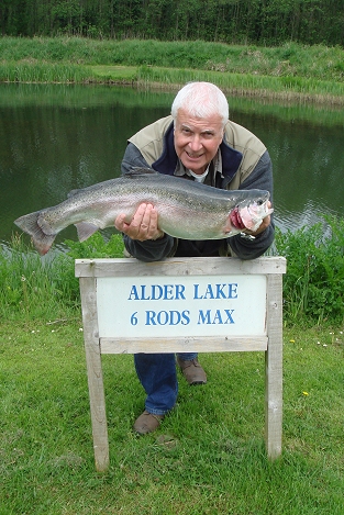 Rockbourne Fishery Pine Lake